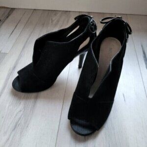 NINE WEST Black Leather Ankle Bootie Heels Sz 7.5